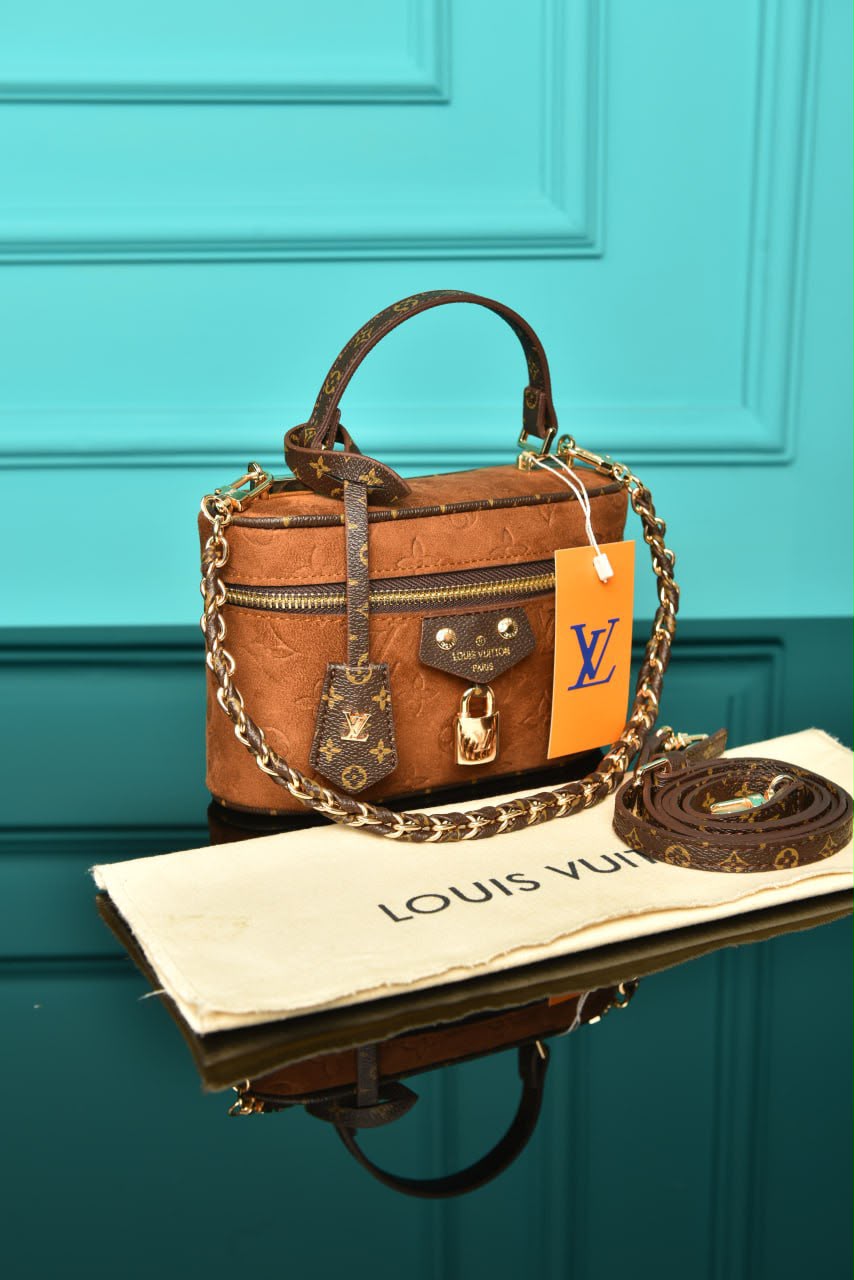 LVS- Vanity Chain Pouch