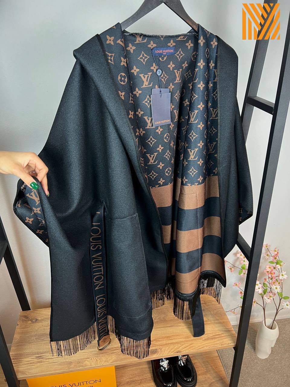 LVS- Poncho