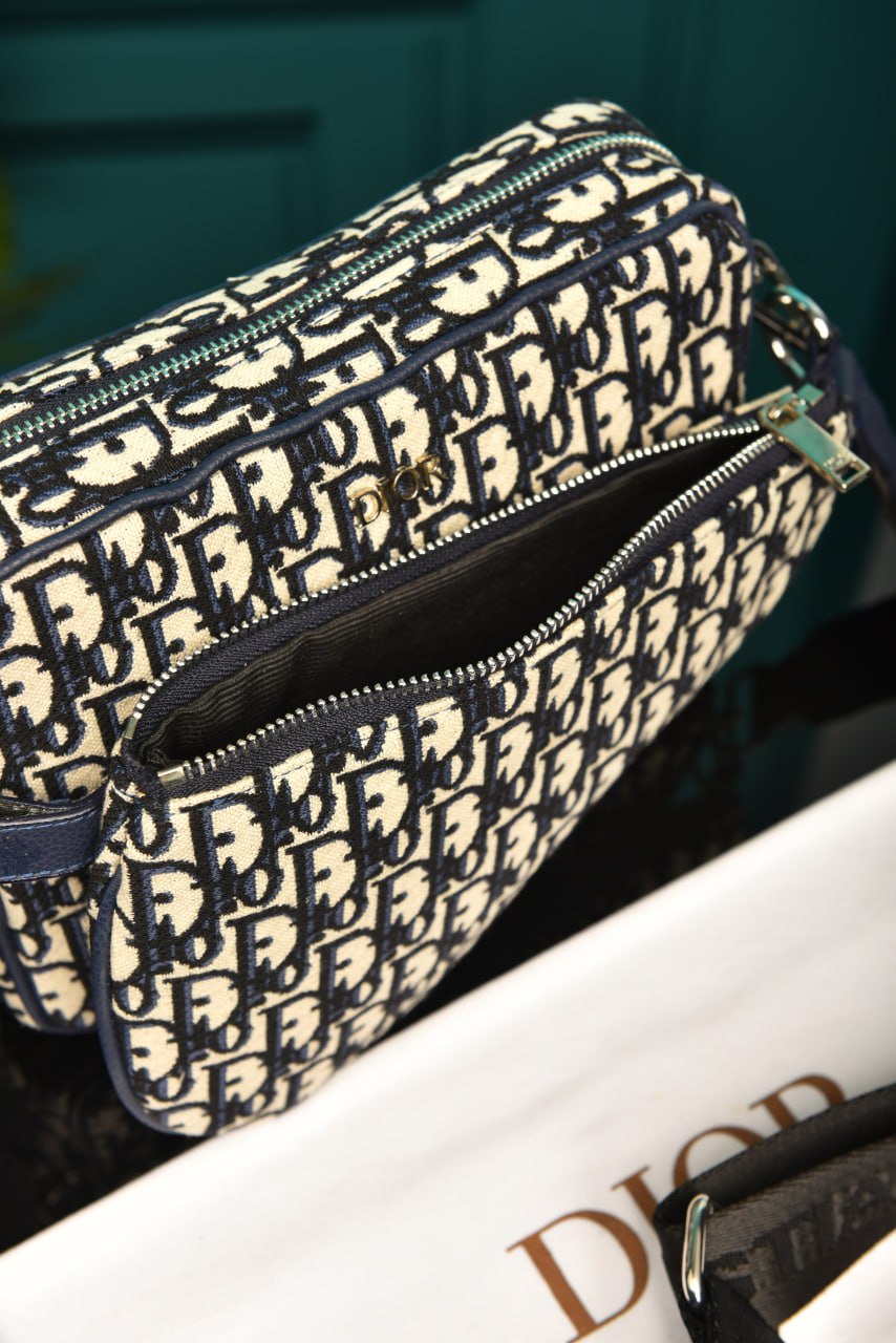 Satteltasche mit drei Fächern