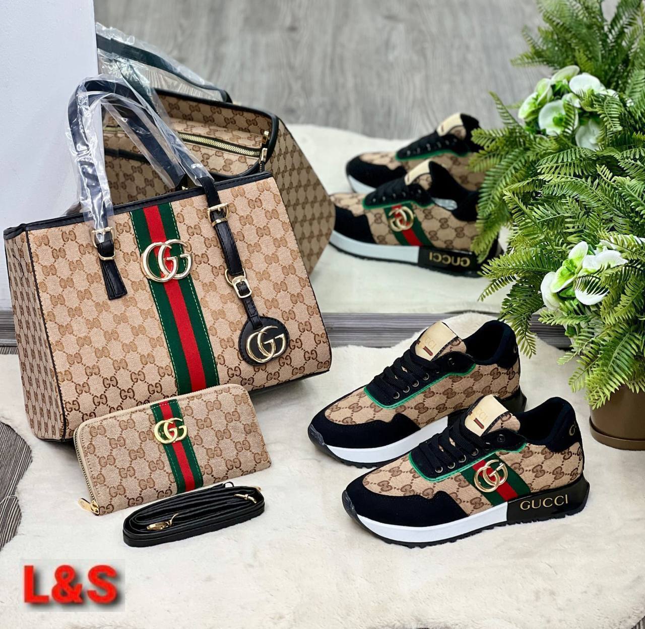 TASCHE,SCHUHE,GELDSTÜCK Kombinieren