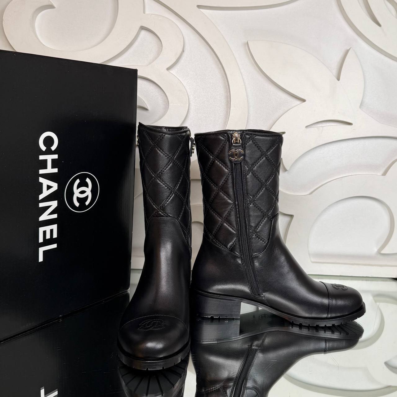 Gesteppte Mid-Boots aus Kalbsleder