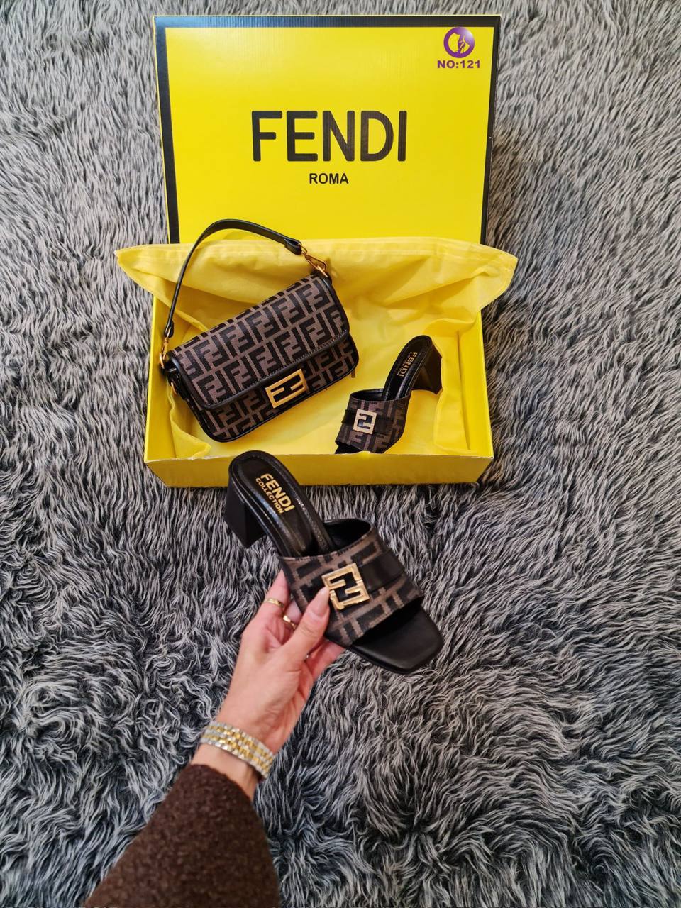 Tasche & Sandalen Kombi