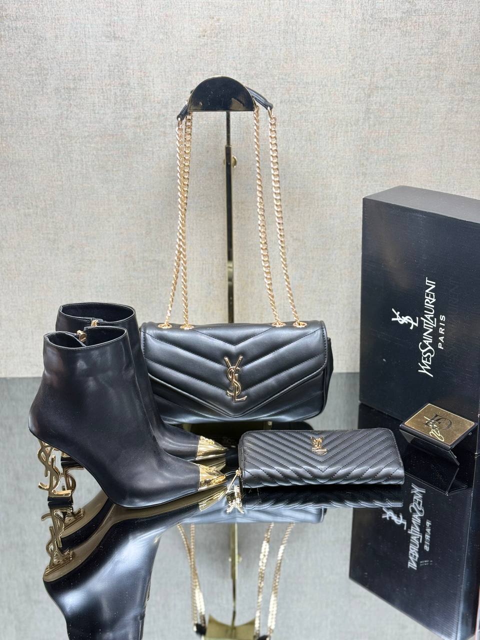 Tasche, Schuhe und Geldbörse