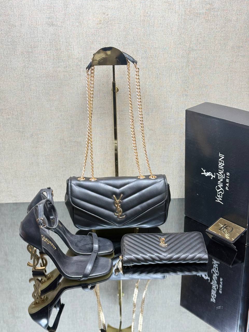 Tasche, Schuhe und Geldbörse