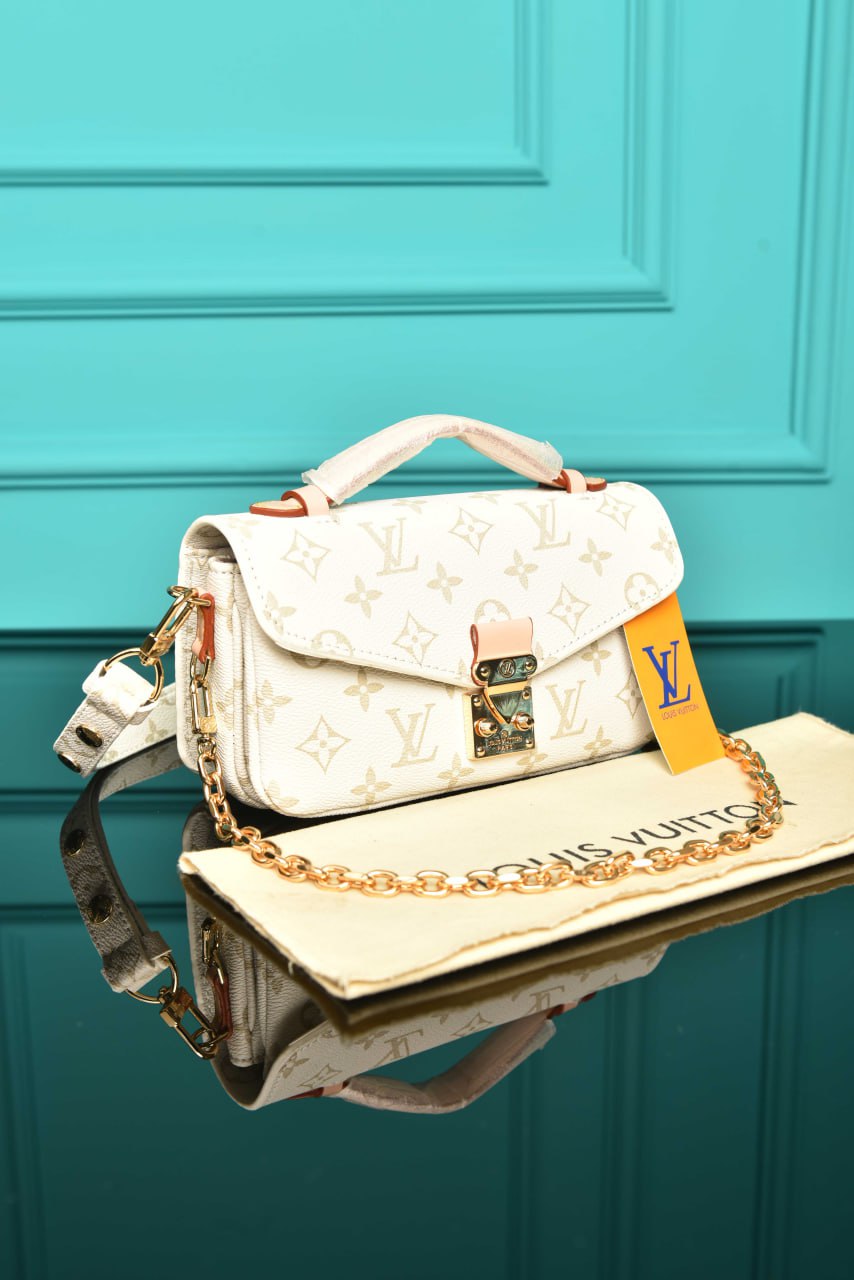 LVS - Pochette Metis East