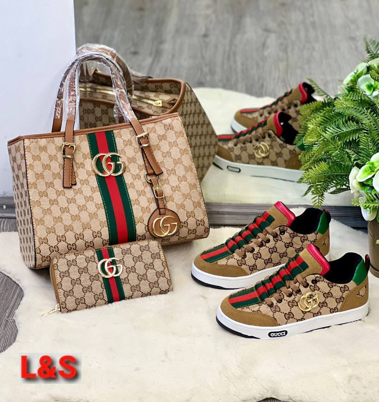 GG Tasche, Schuhe und Geldbörse