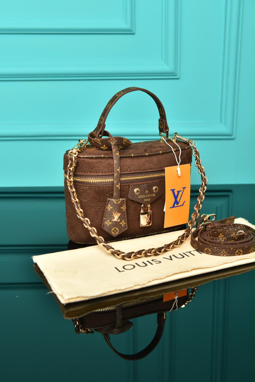 LVS- Vanity Chain Pouch