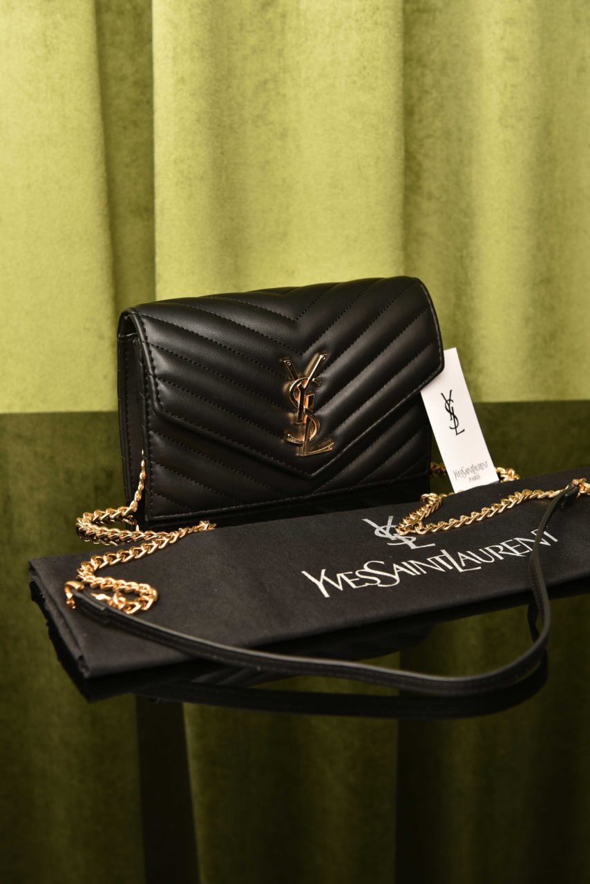 Cassandre Portemonnaie aus Leder mit Kette