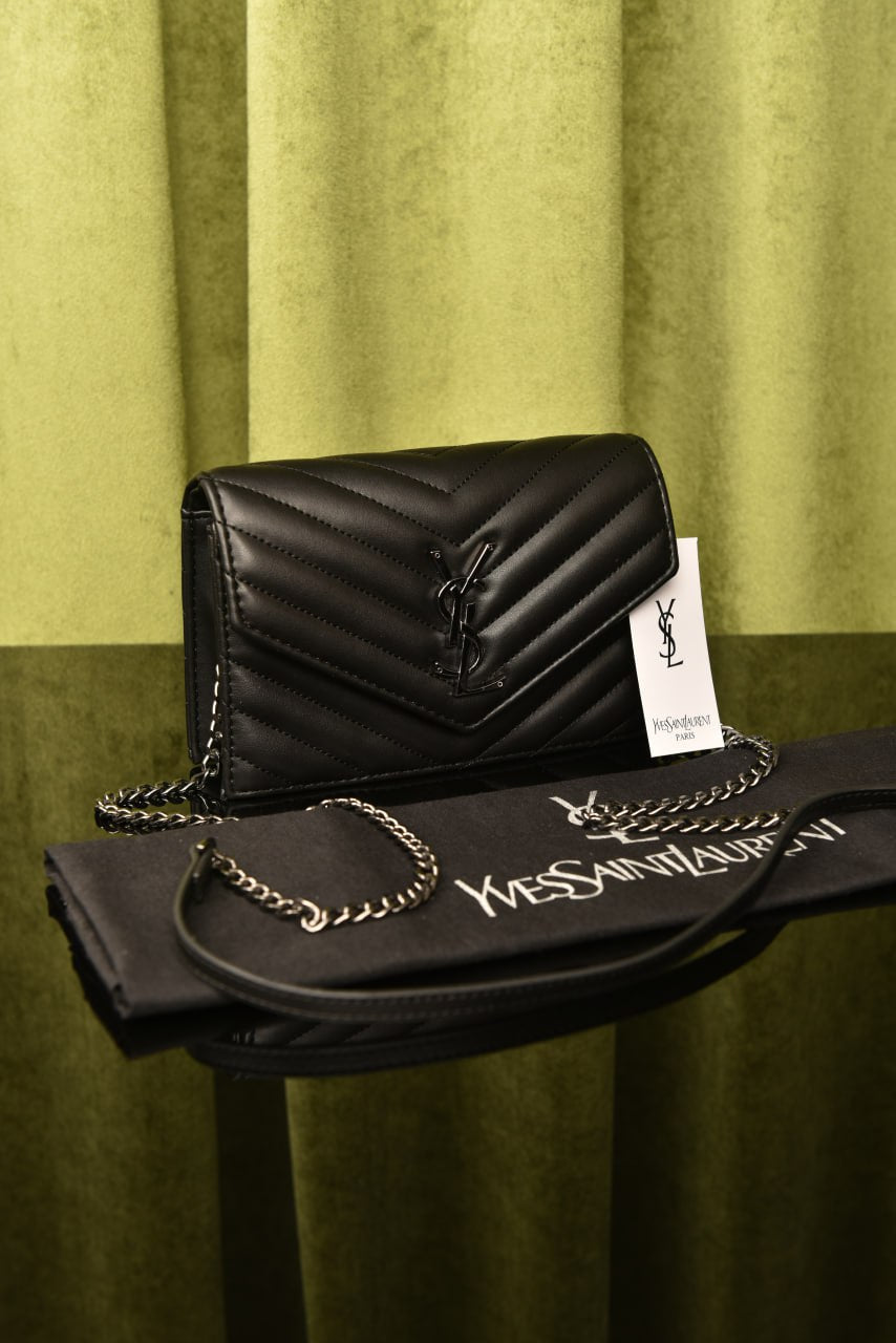 Cassandre Portemonnaie aus Leder mit Kette