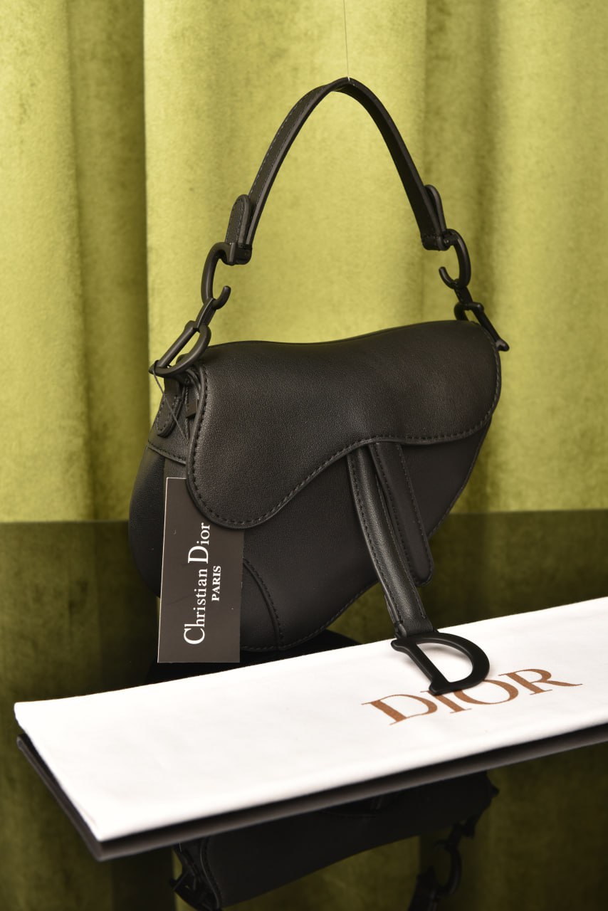 Saddle-Mikrotasche mit Riemen
