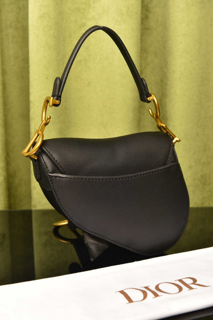 Saddle-Mikrotasche mit Riemen