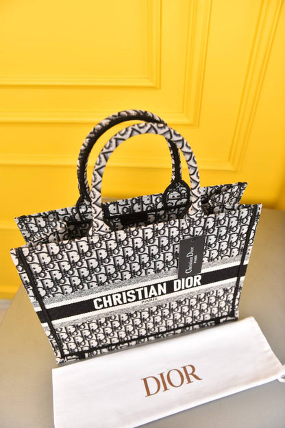 Book Tote Medium