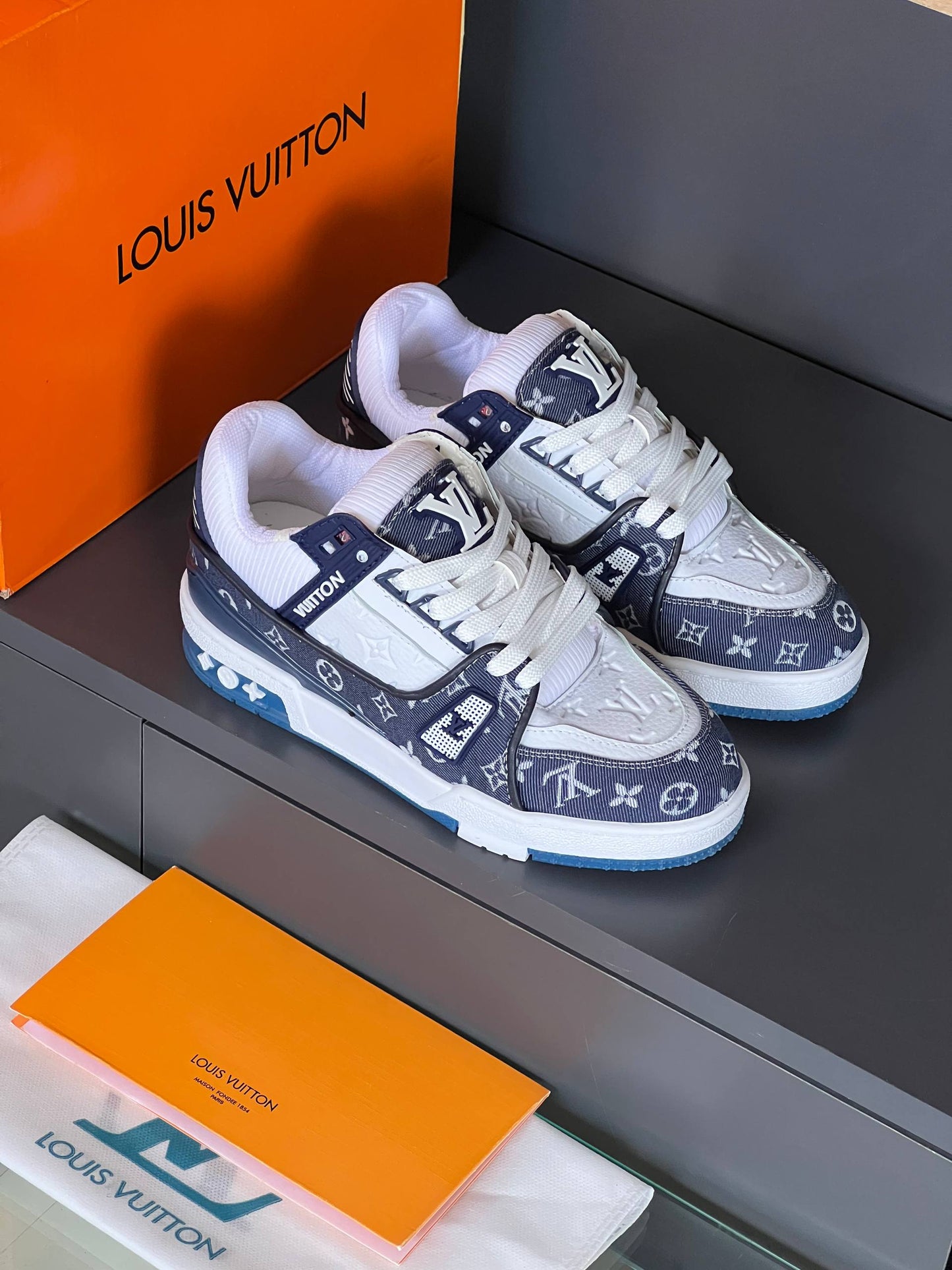 L.V. Schuhe der neuen Saison