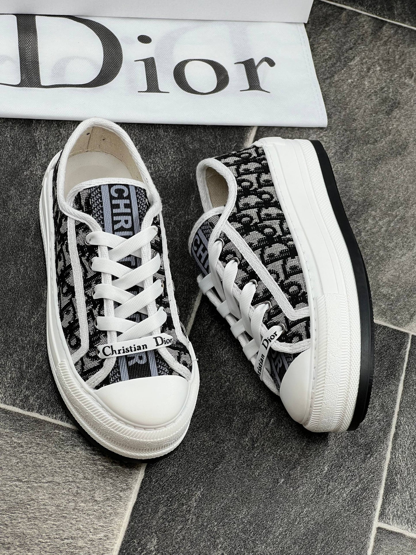 C.D. SCHUHE NEUE SAISON