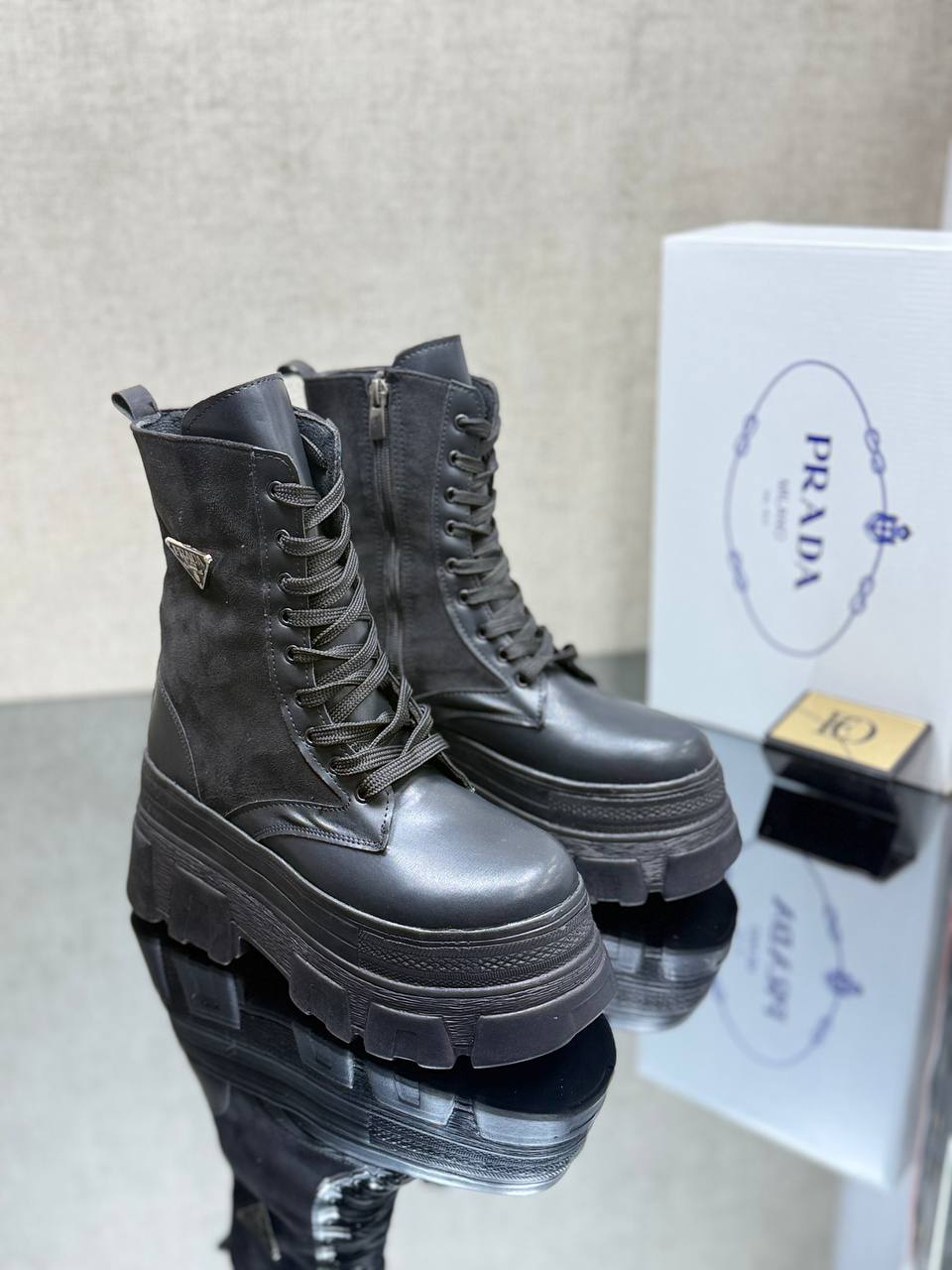 PRD - Taschen und Lederstiefel