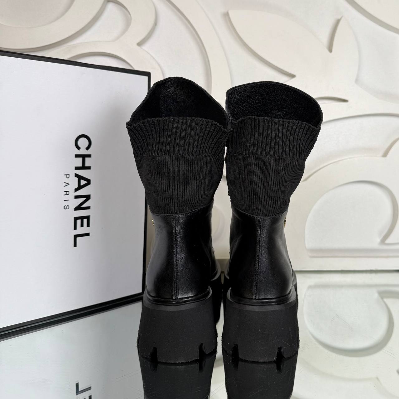Lange Kampfstiefel