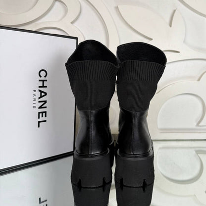 Lange Kampfstiefel