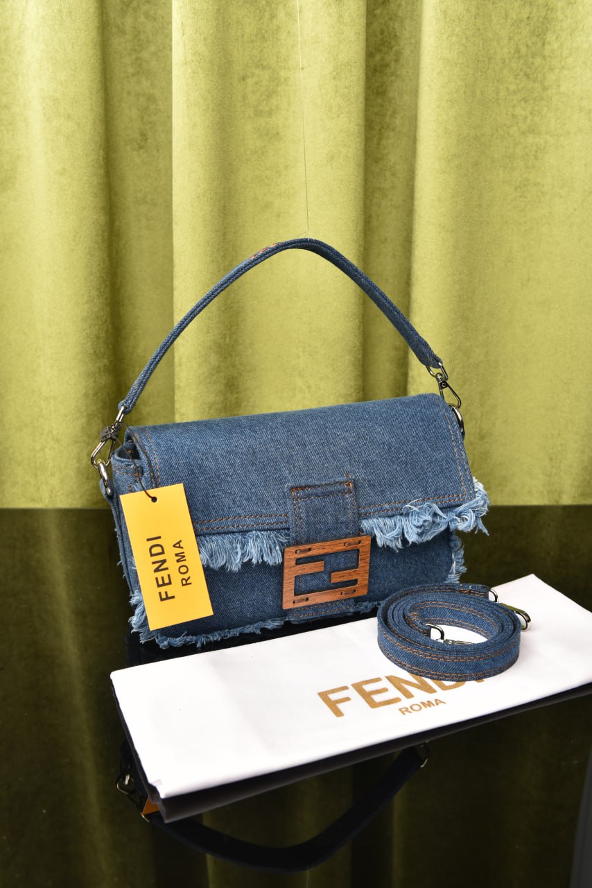 Baguettetasche aus Denim