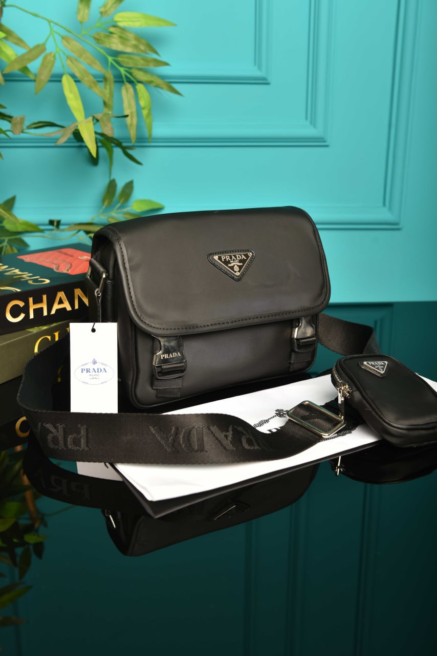 Tasche aus Nylon und Saffiano-Leder mit Riemen