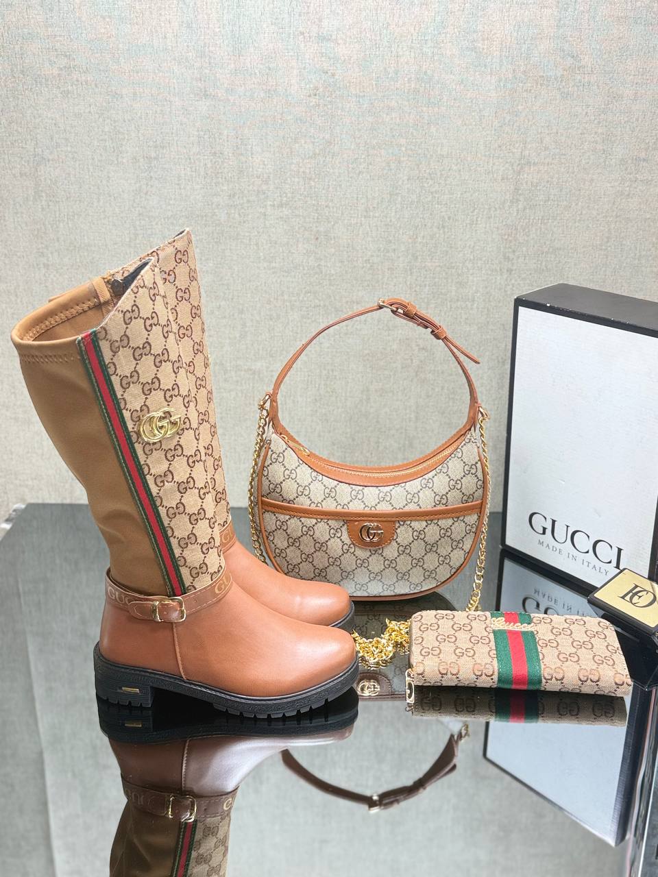 GG Tasche, Stiefel und Geldbörse