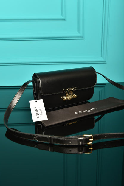 Triomphe Schultertasche aus glänzendem