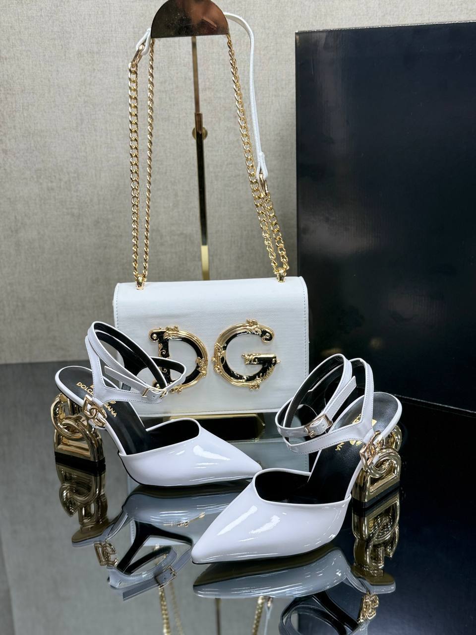 D.G. TASCHE - SCHUHE KOMBINIEREN