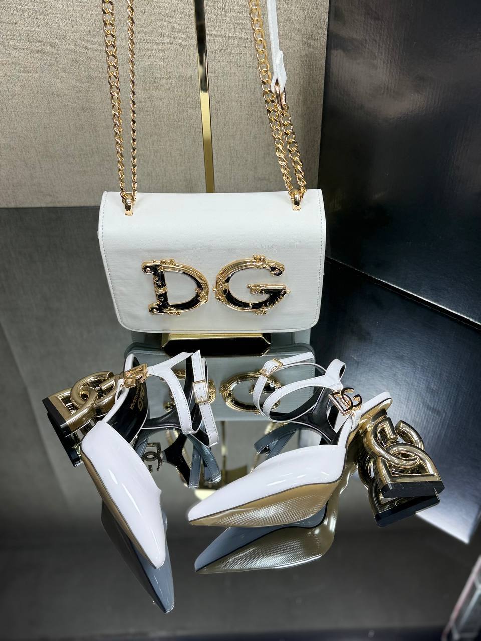 D.G. TASCHE - SCHUHE KOMBINIEREN