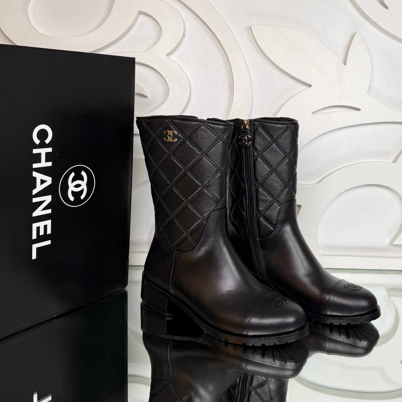 Gesteppte Mid-Boots aus Kalbsleder