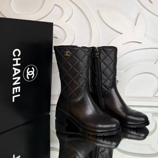 Gesteppte Mid-Boots aus Kalbsleder