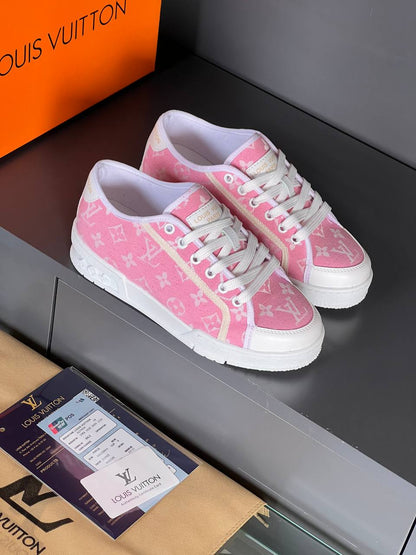 Neues Turnschuhmodell