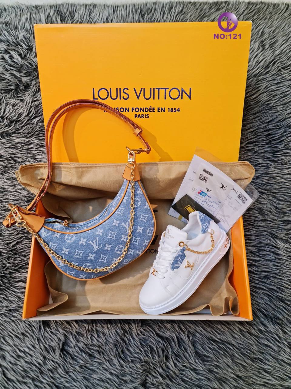 TASCHE & Sneaker