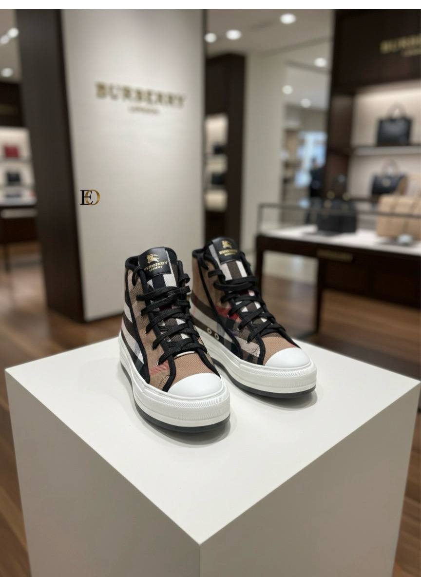 B.B. Neue Turnschuhe