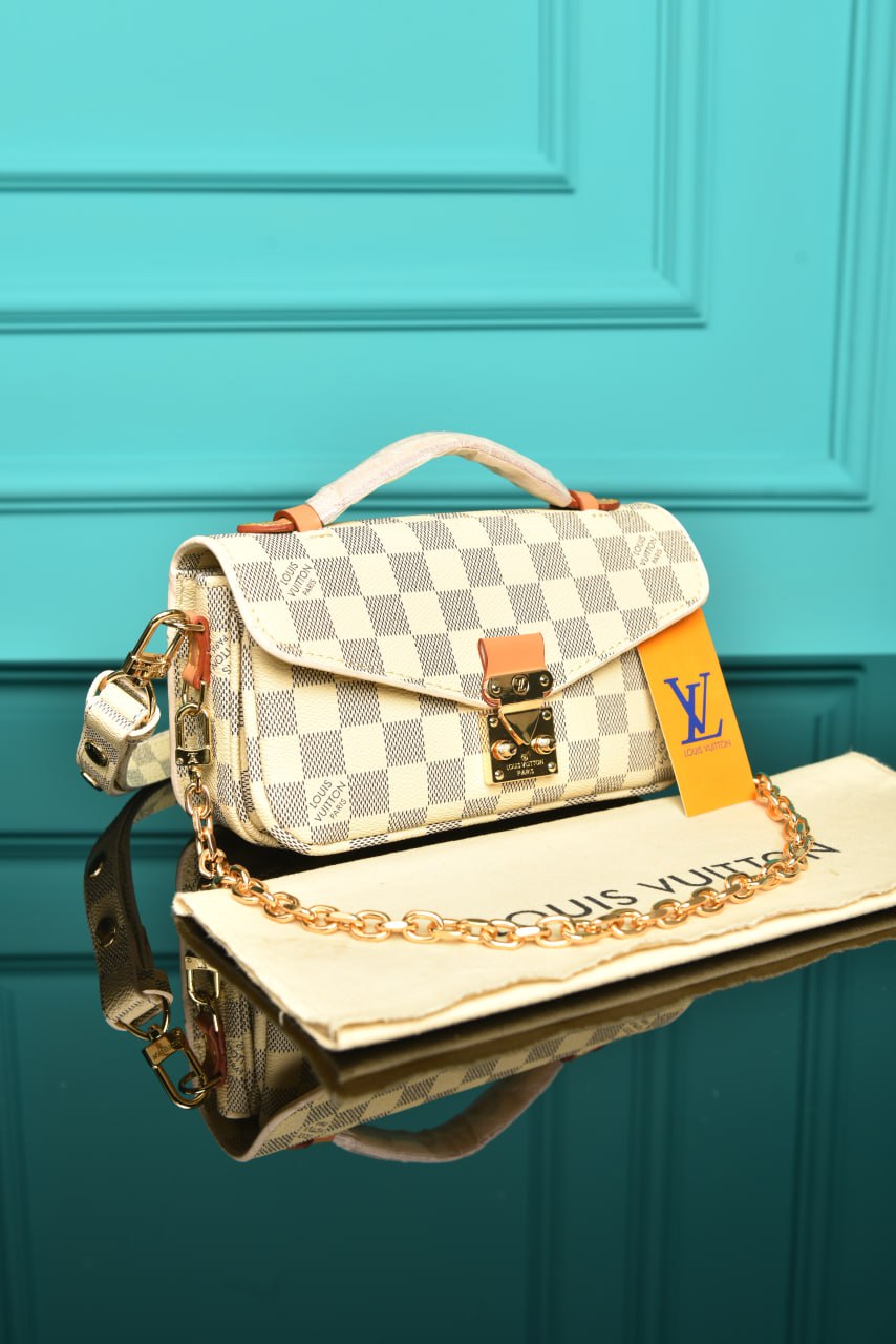 LVS - Pochette Metis East