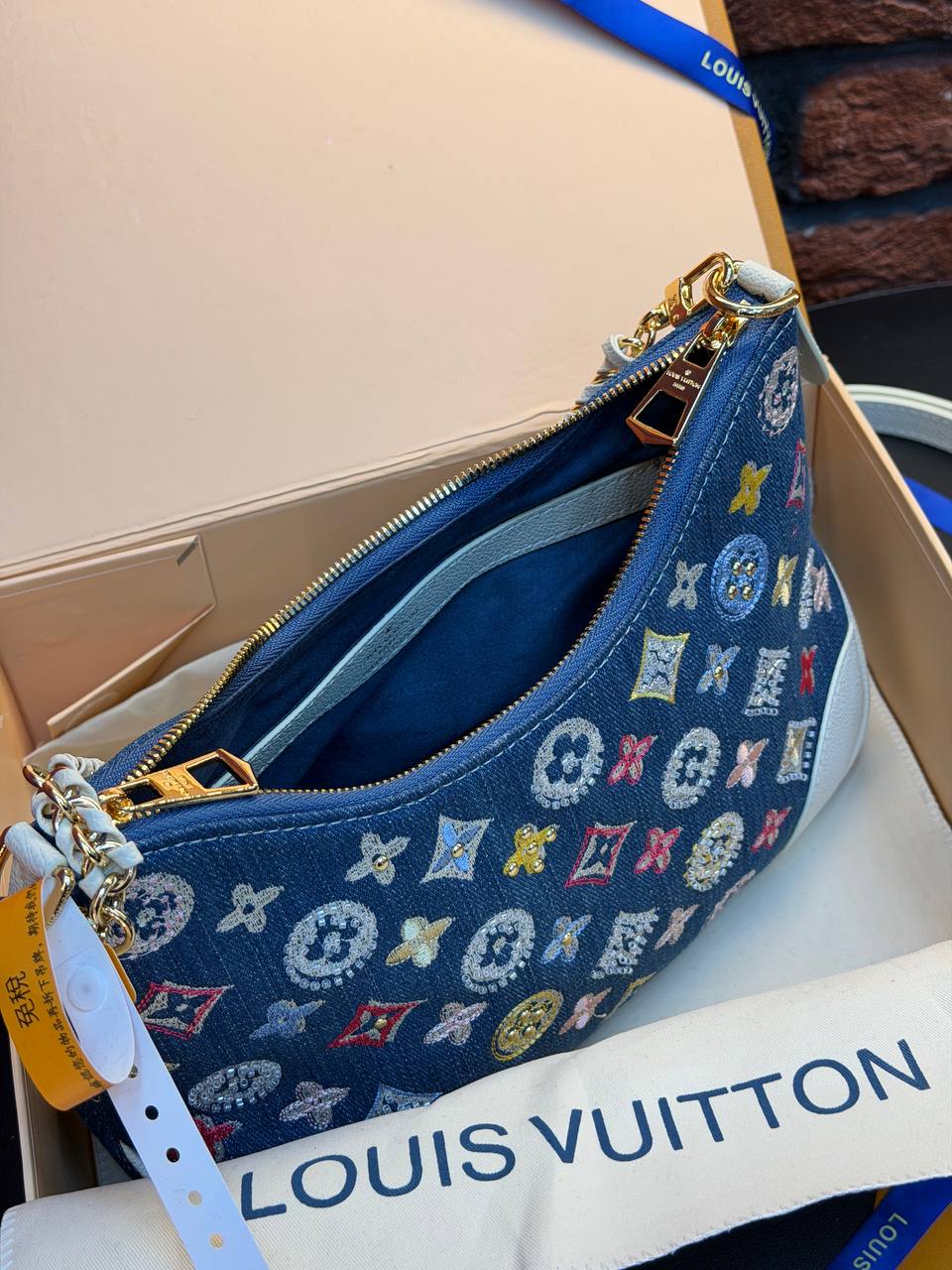 L.V. Neue Premiumtasche