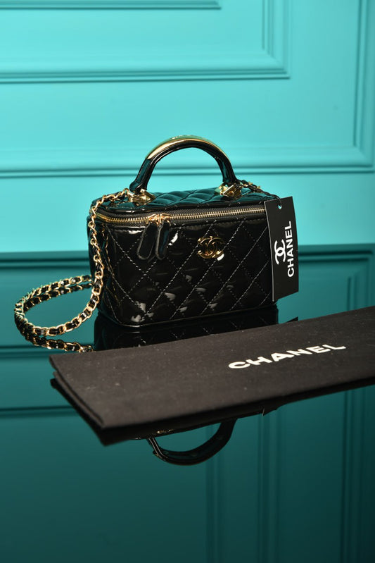 Gesteppte kleine Lammleder-Kosmetiktasche