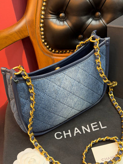 CH-NL +++Eine hochwertige Tasche